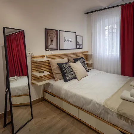Ruby Red House 3*