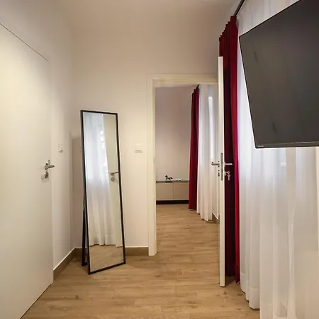 Ruby Red House 3*