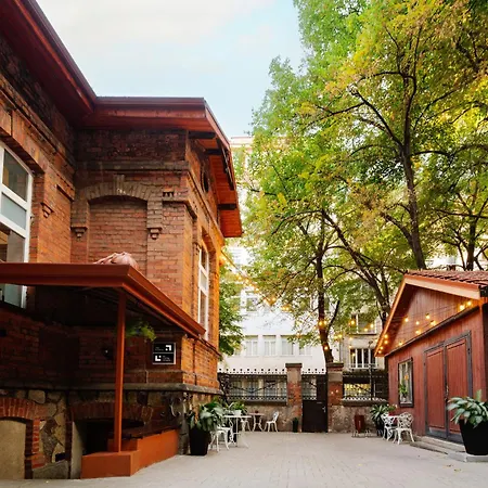 Ruby Red House Gasthof 3*