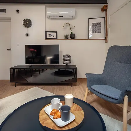 Ruby Red House Πανσιόν 3*