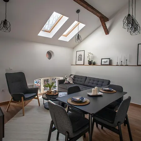 Πανσιόν Ruby Red House